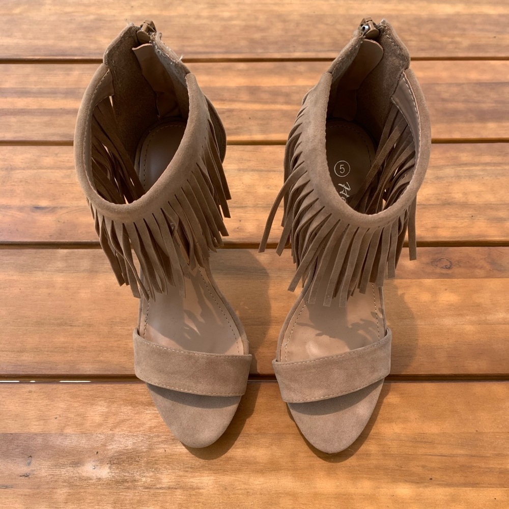Fringe Heel - Picture 2 of 3